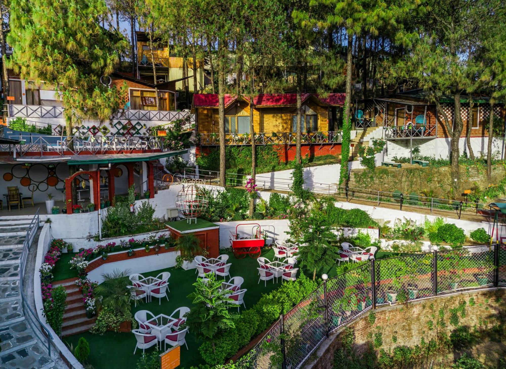Отель Zone Connect By The Park, Лансдаун Экстерьер фото